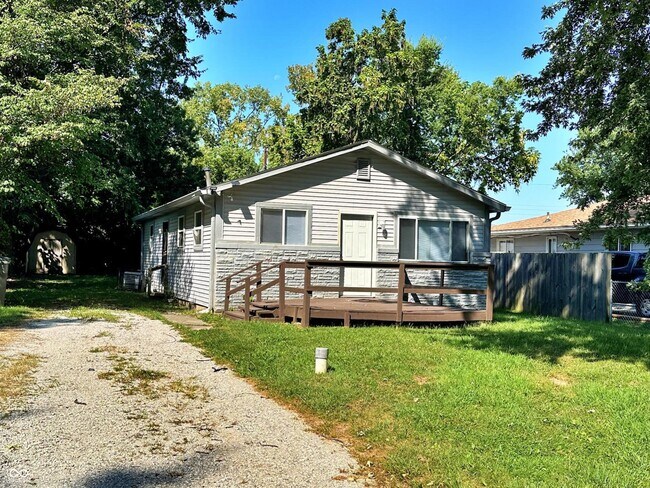 Building Photo - 3236 S Temple Ave