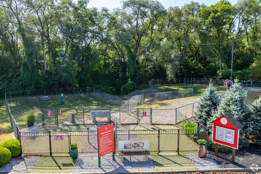 Primary Photo - The RED Apartments & Townhomes