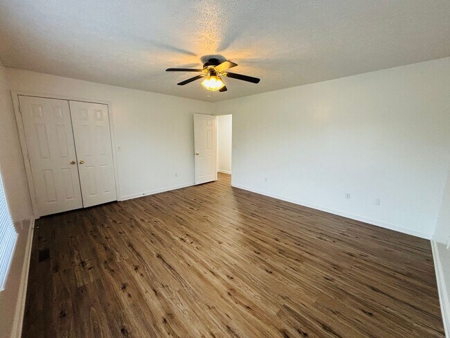 Building Photo - 350 Wakeman Ct NE