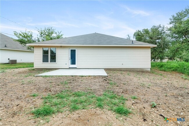 Building Photo - 230 Plum St