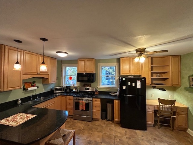 Building Photo - 56 Maple St