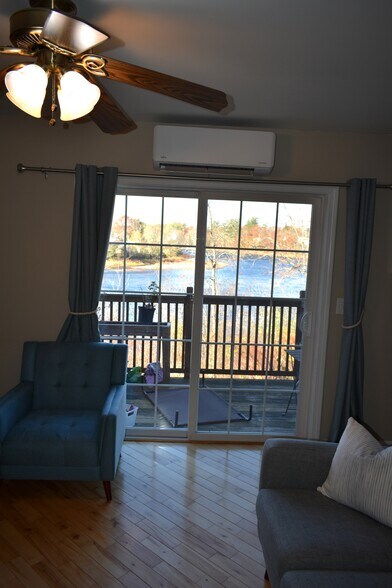 Building Photo - 39 River Village Dr