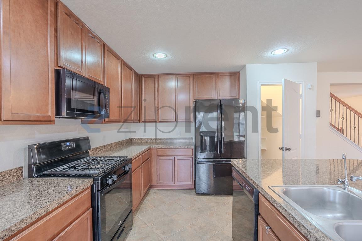 Building Photo - 2730 Volute