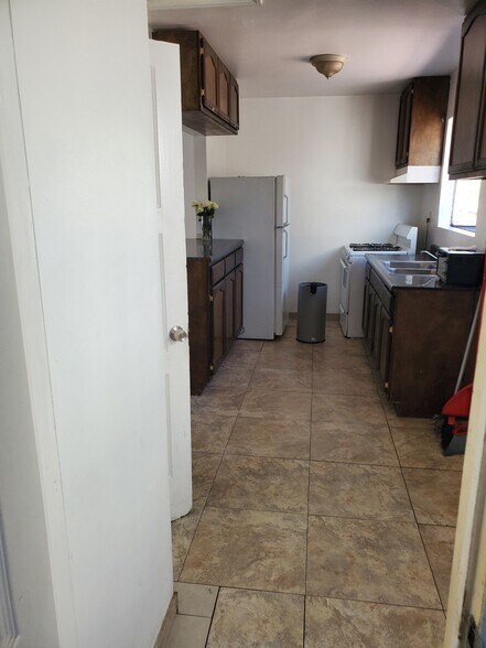 Kitchen - 2176 W 26th Pl