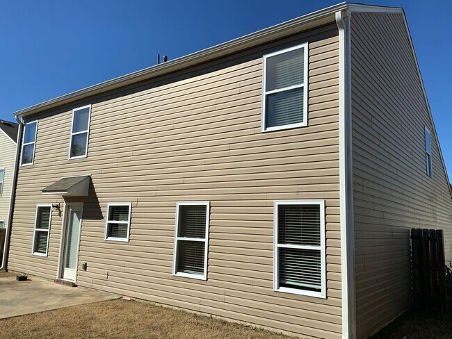 Building Photo - Chelsea Reserve  4 BR / 2.5 Ba / 2 family Room / 2 stories