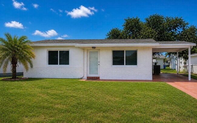 Building Photo - 1045 NW 73rd Ave