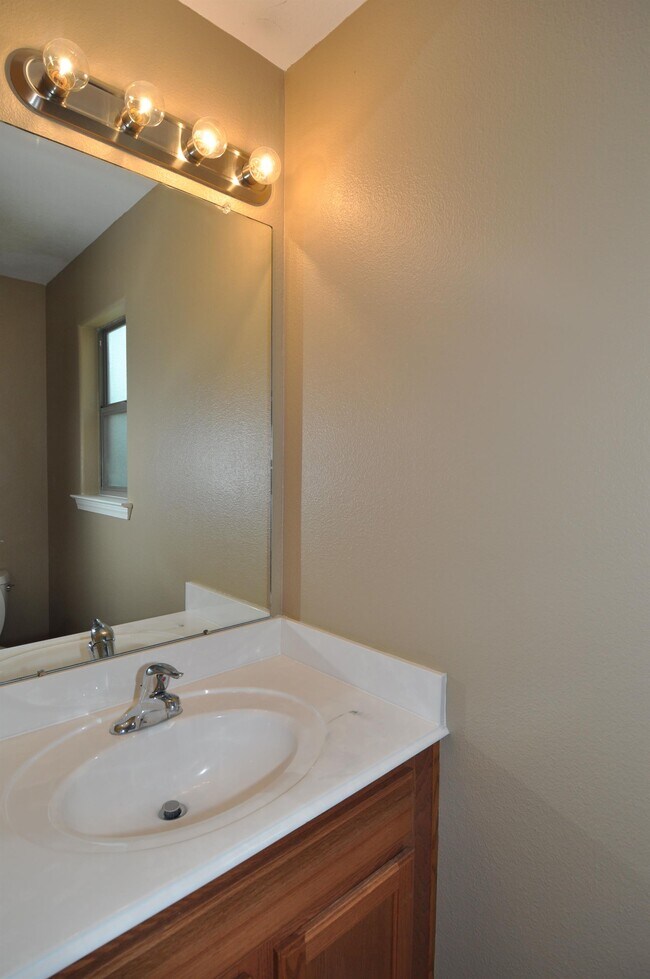 Building Photo - 21459 W Wallis Dr