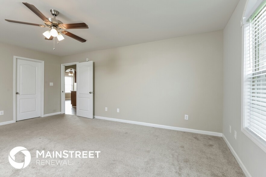 Building Photo - 650 Starlite Dr