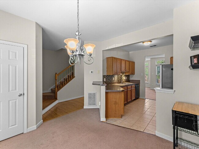 Building Photo - 7813 Villa Pl