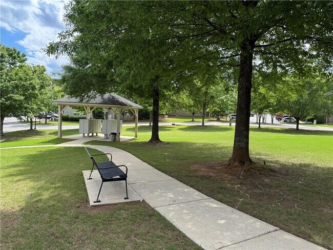 Building Photo - 1613 Bayrose Cir