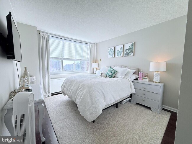 Building Photo - 11801 Rockville Pike