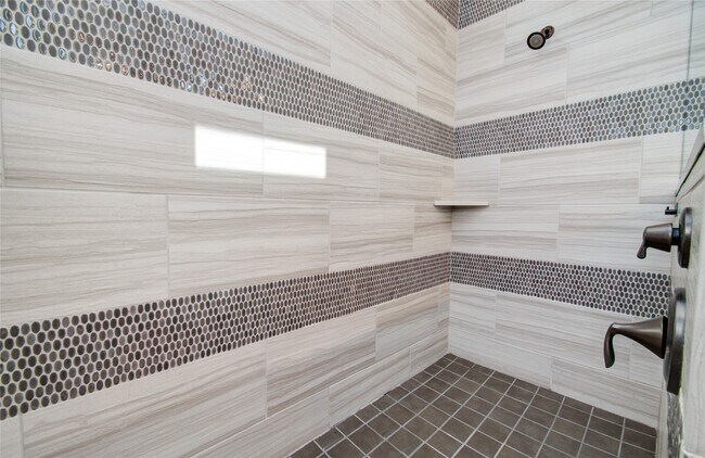 Building Photo - 18150 Moonlit River Dr