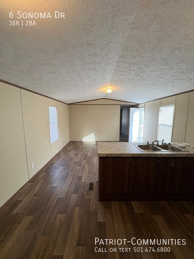 Building Photo - 6 Sonoma Dr