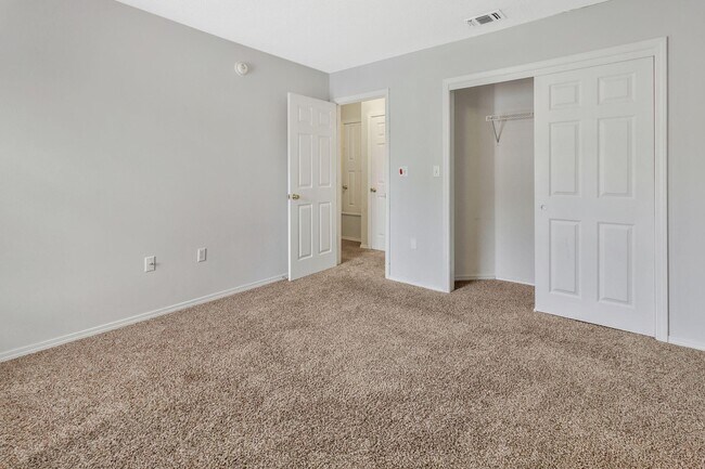 Building Photo - 1828 Sod Dr