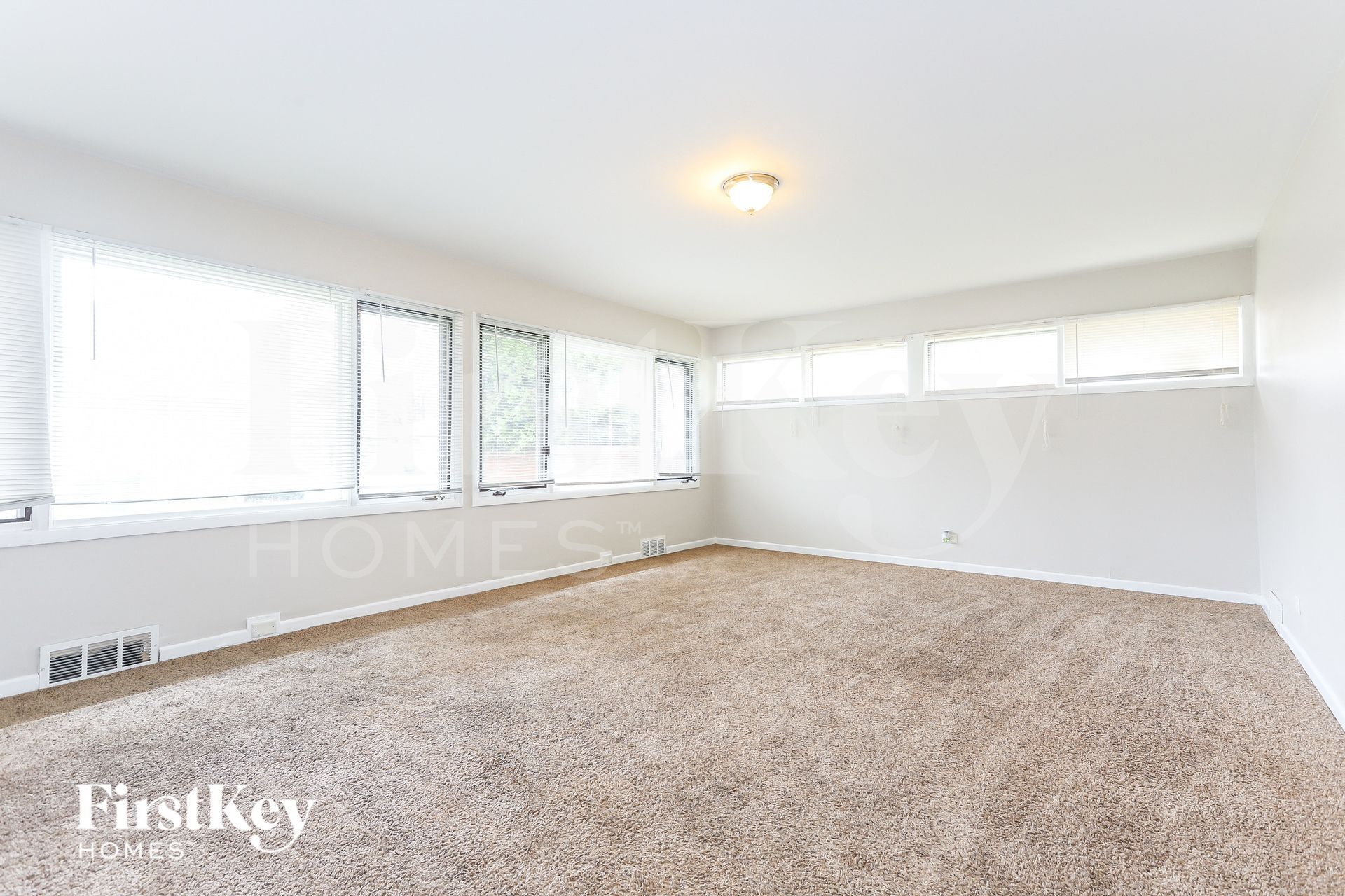 Building Photo - 15231 Hastings Dr