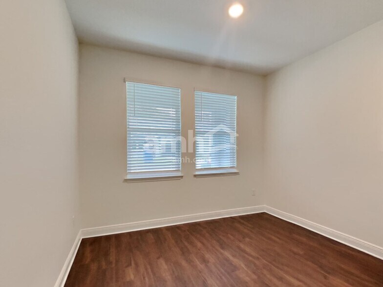 Building Photo - 6342 Emerald Hls Wy
