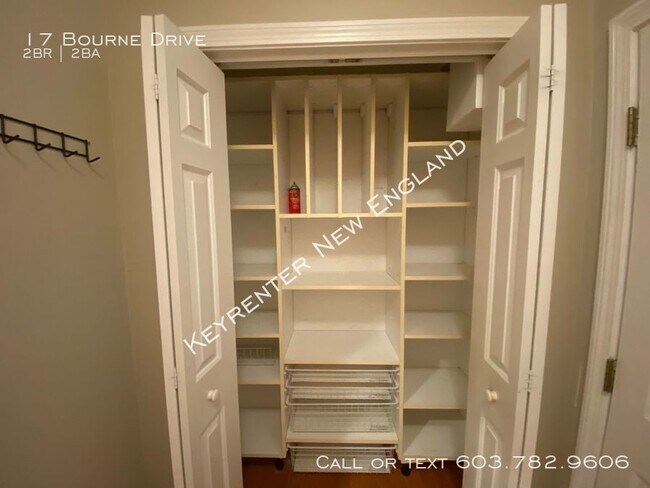 Building Photo - 17 Bourne Dr