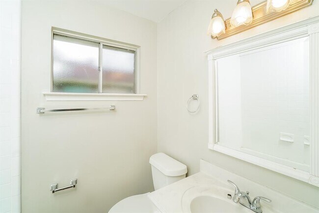 Building Photo - 10430 Rustic Gate Rd