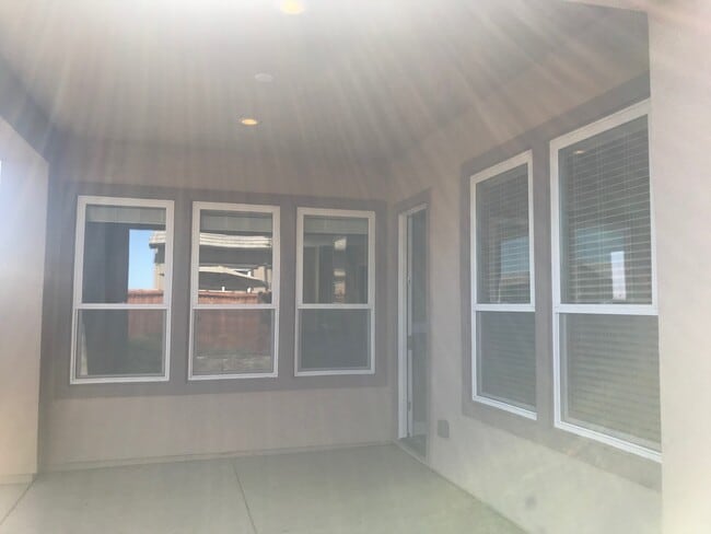 Building Photo - Charming 2 Bed 2 Bath - Trilogy at The Vineyards