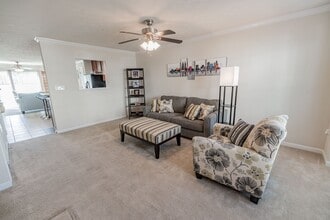 Building Photo - 210 Summerfield Dr