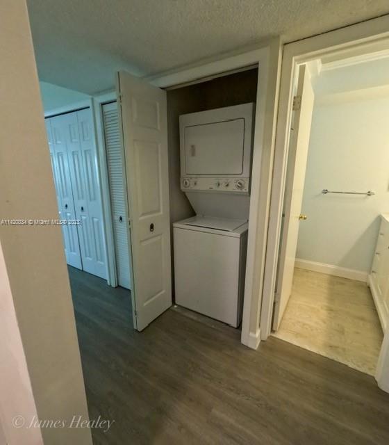 Building Photo - 301 Racquet Club Rd