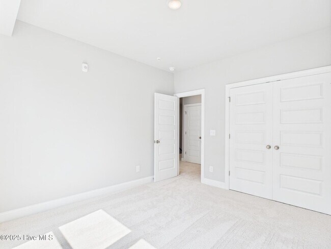 Building Photo - 1251 Shaw View Aly