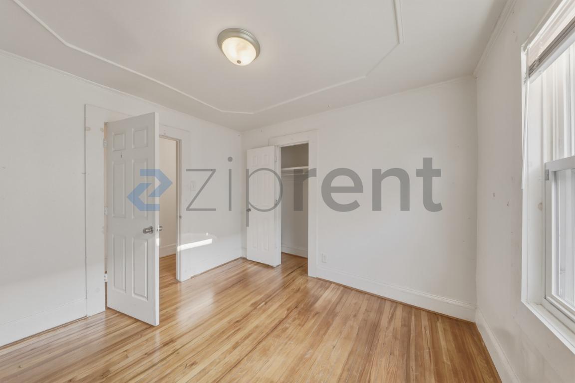 Building Photo - Unit Apt B