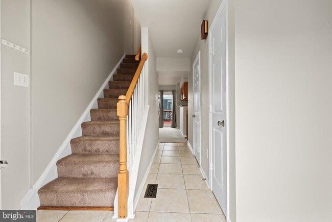 Building Photo - 16 Varone Dr