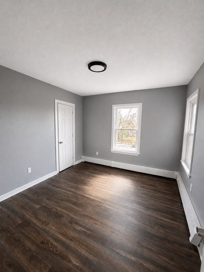 Building Photo - 56 Judson St