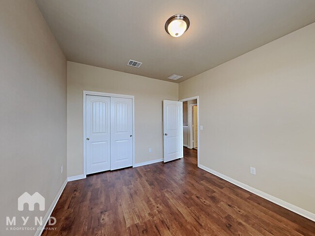 Building Photo - 429 Epiphany Ln