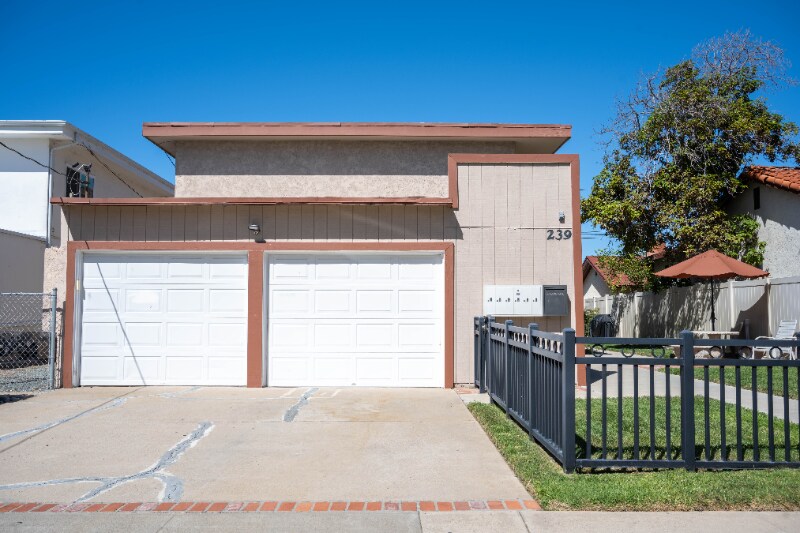 Building Photo - 239 G St