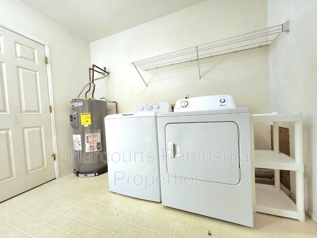 Building Photo - 24550 S Kingston Rd NE