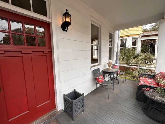 Building Photo - Historic Downtown Wilmington 3 Bedroom Home