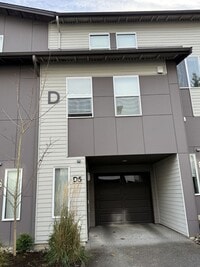 Building Photo - Modern Lynnwood 3BD/3BTH Townhome for Lease! Small Pet Friendly!