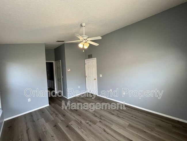 Building Photo - 2304 Hickory Pine St