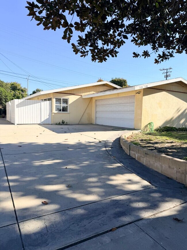 Building Photo - 3325 Porter Ln