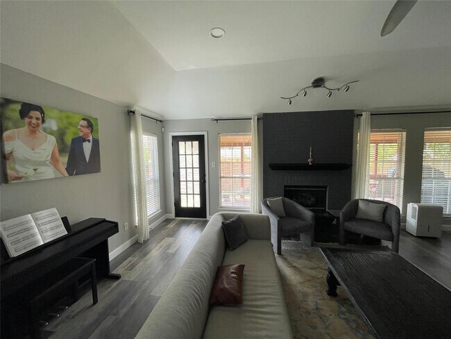 Building Photo - 3023 Bent Tree Loop