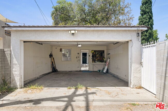 Building Photo - 2848 Westwood Blvd