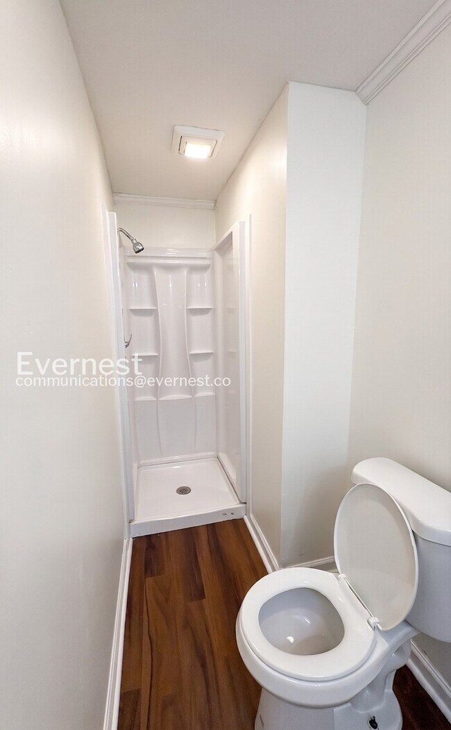 Building Photo - 3 Bed/2 Bath Home with Fenced Yard / Available Now!