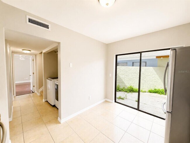 Building Photo - 5104 Springwater Ct