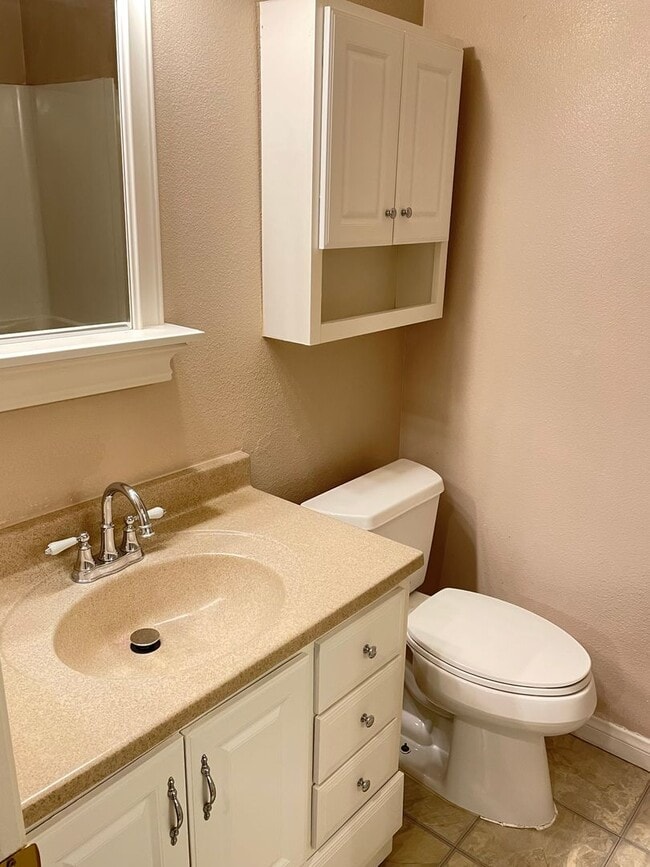 Building Photo - Unique Condo In Irvine