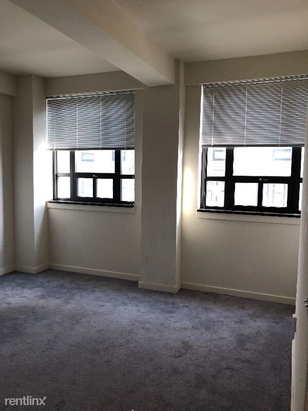 Building Photo - 419 S 19th St