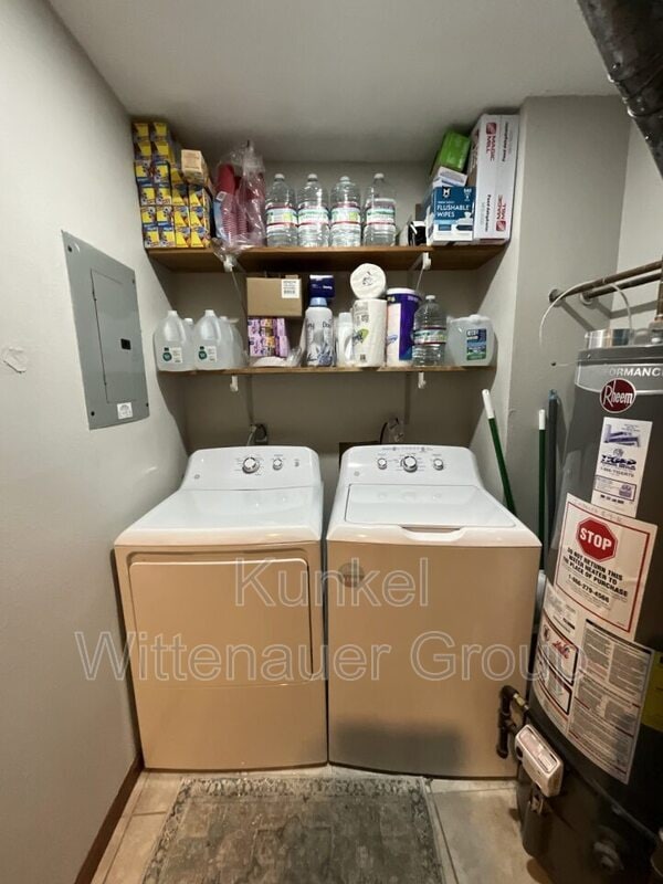 Building Photo - 1935 Chevy Dr