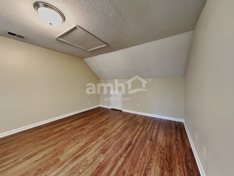 Building Photo - 5409 Tanglewood Pine Ln