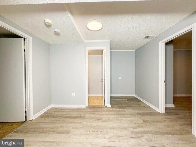 Building Photo - 9206 Lorelei Ct