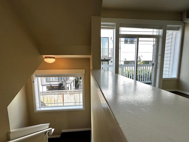 Building Photo - Beautiful, Luminous 2BR | 2.5BA in the Hea...