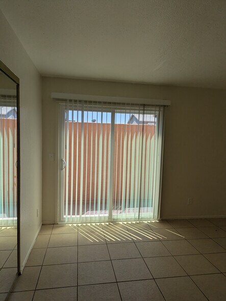 Building Photo - 1477 E 27th Ave