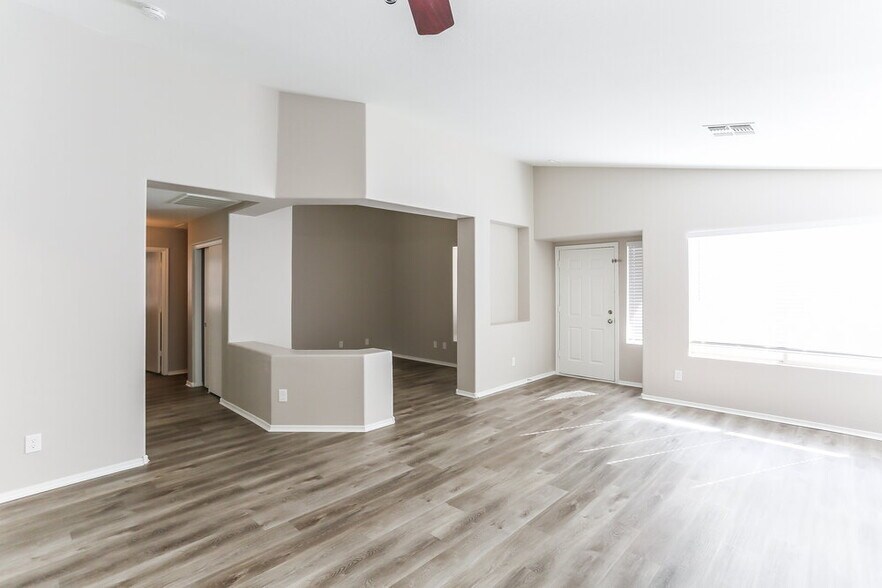 Building Photo - 9518 W Williams St