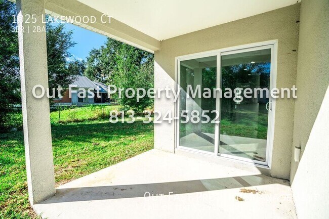 Building Photo - 1025 Lakewood Ct