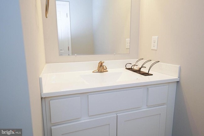 Building Photo - 2005 S Old Mill Dr